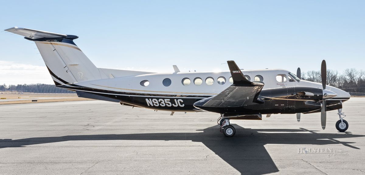 2012 King Air 350i - FL-822 - N935JC - Ext - RS View RGB.jpg