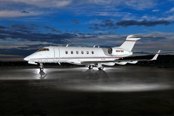 Challenger 300 Picture.jpeg