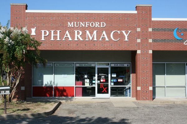 Munford Pharmacy Exterior