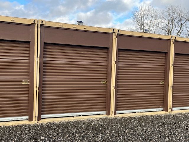 Spacious Container Storage 8'x40' with Roll Up Doors