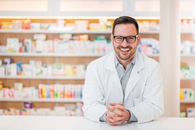 Why You Should Choose a Local Pharmacy