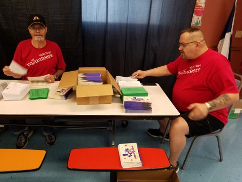 Wells Fargo Volunteers 9.21 (8).jpg