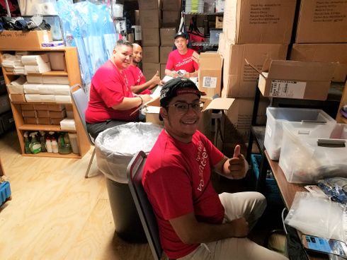 Wells Fargo Volunteers 9.21 (14).jpg