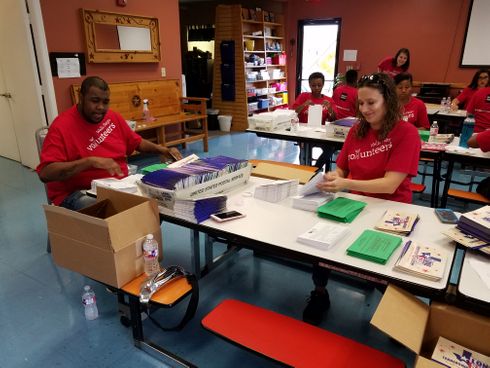 Wells Fargo Volunteers 9.21 (5).jpg