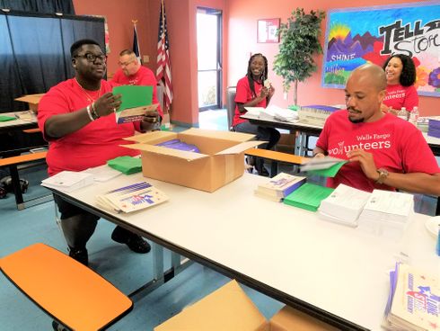 Wells Fargo Volunteers 9.21 (10).jpg