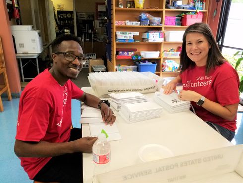 Wells Fargo Volunteers 9.21 (12).jpg