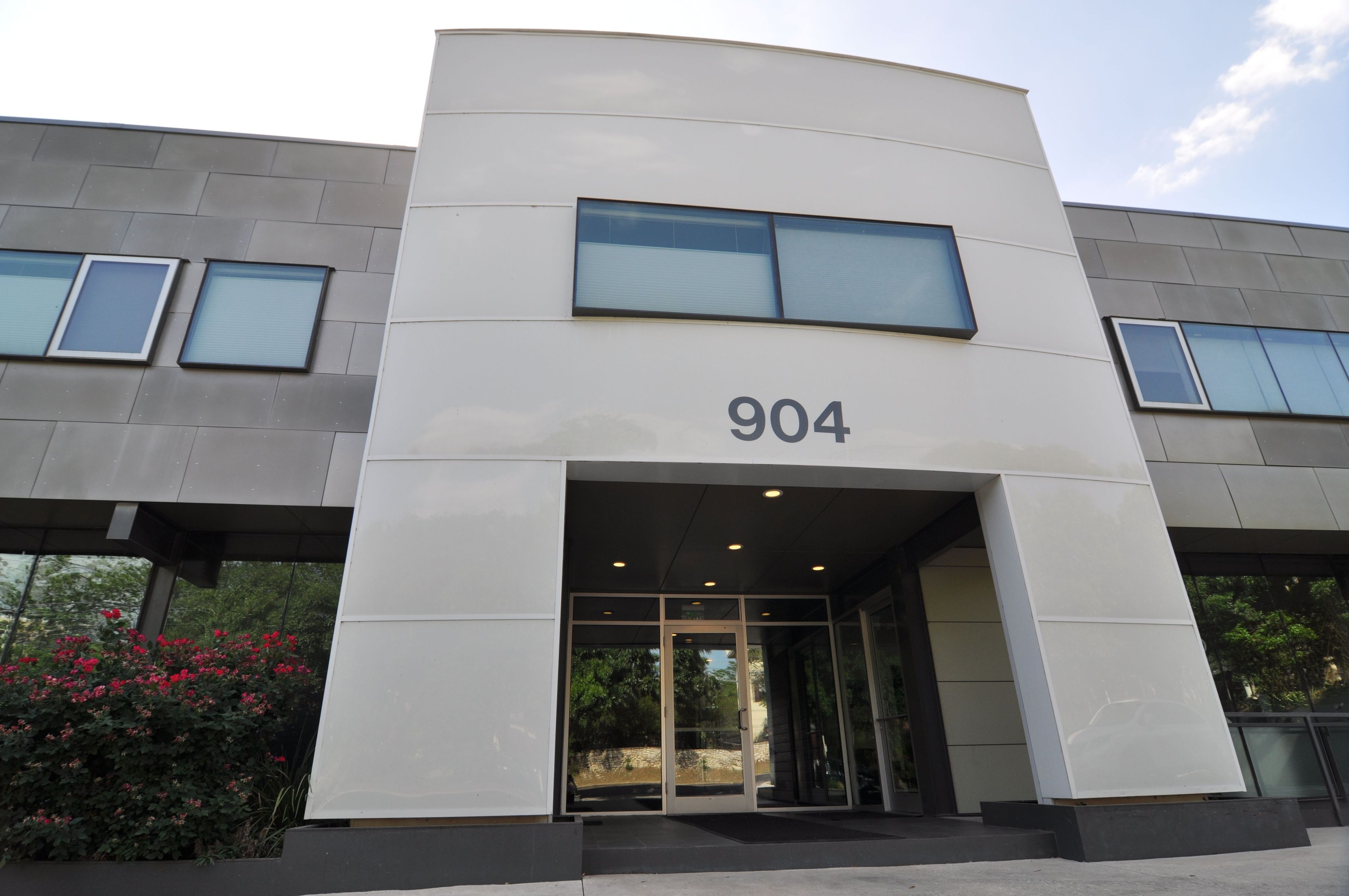 904 West Exterior (edit DSC_0568).jpg