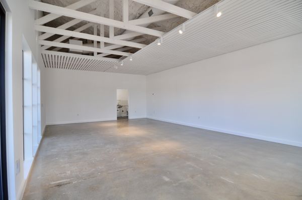 5609 S Congress DSC_0383.jpeg