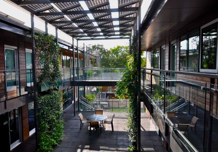 904 West Atrium DSC_1449.jpg