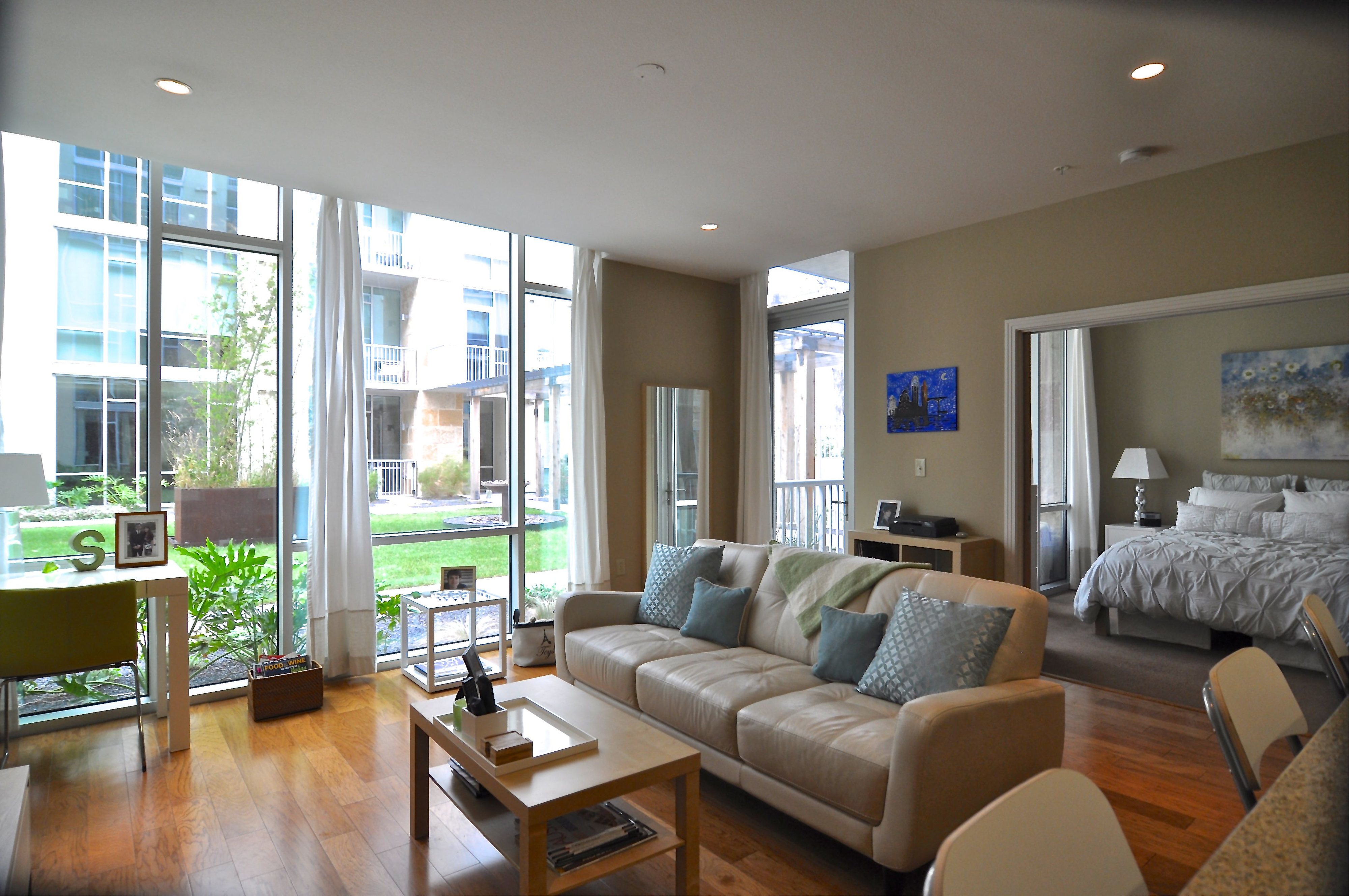 4 Barton Place 2102 - livbed (DSC_0027).jpg