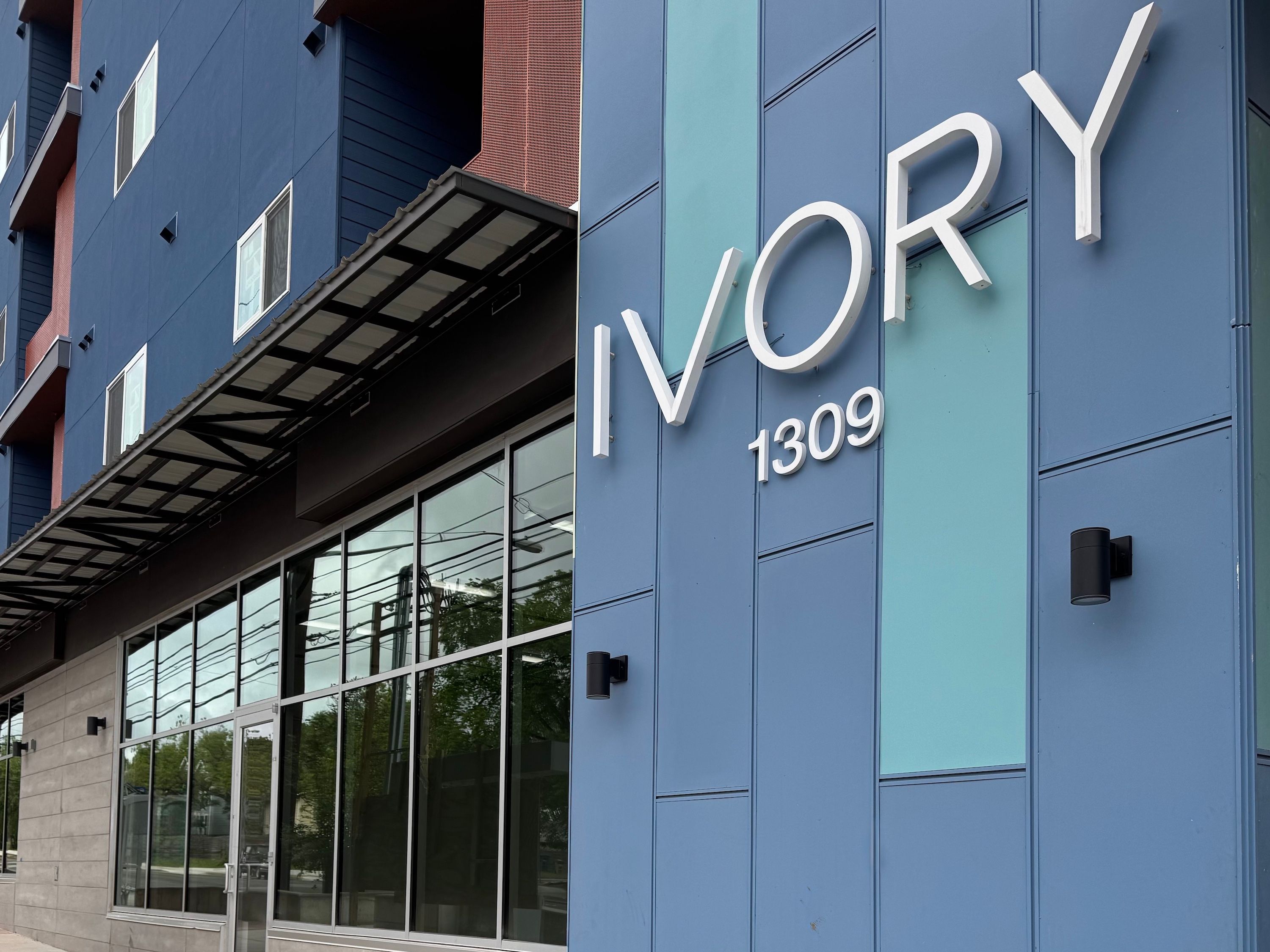 Ivory Signage IMG_7107 3000x2250px.jpeg