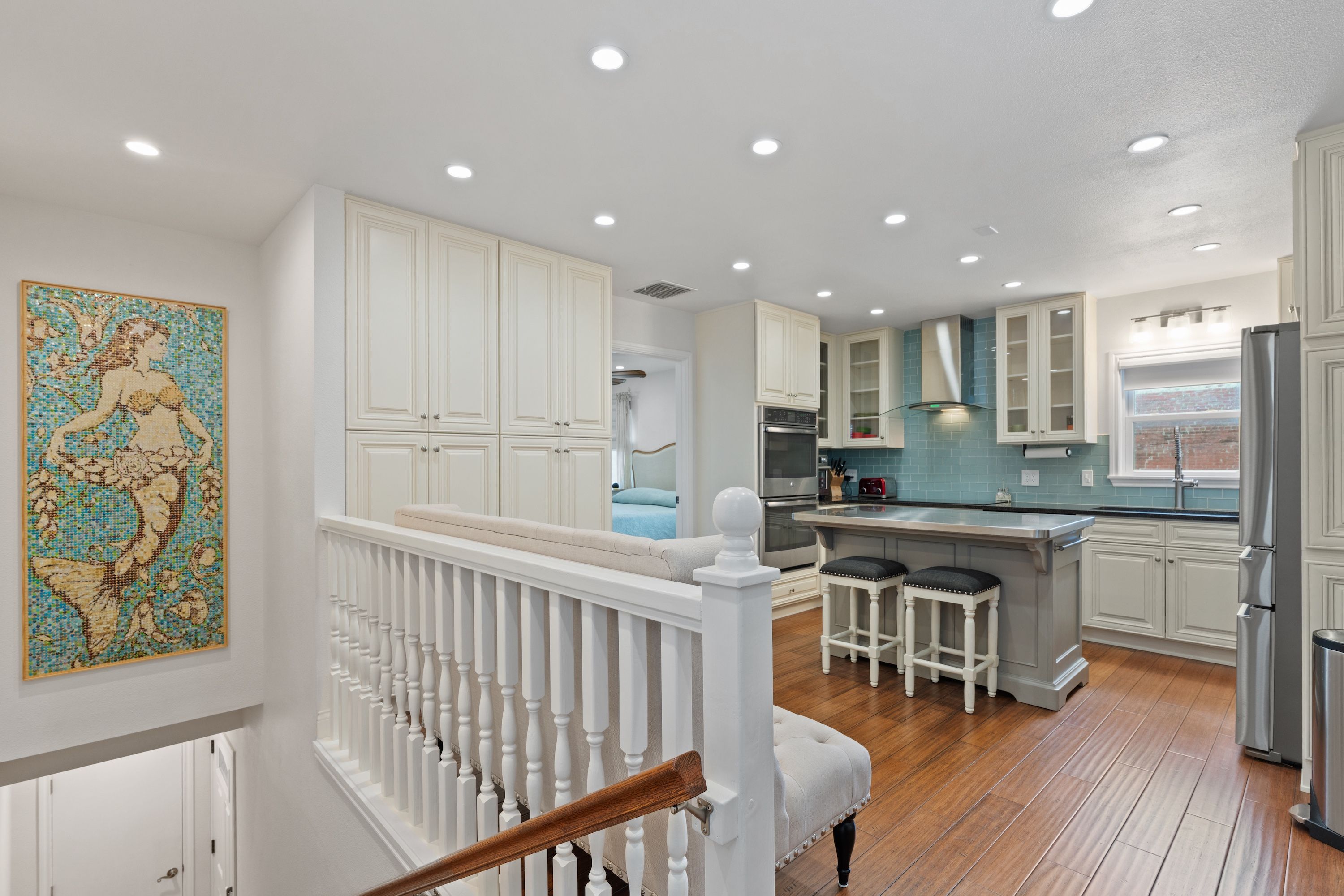 33-print-925-main-st 3000x2000px.jpg