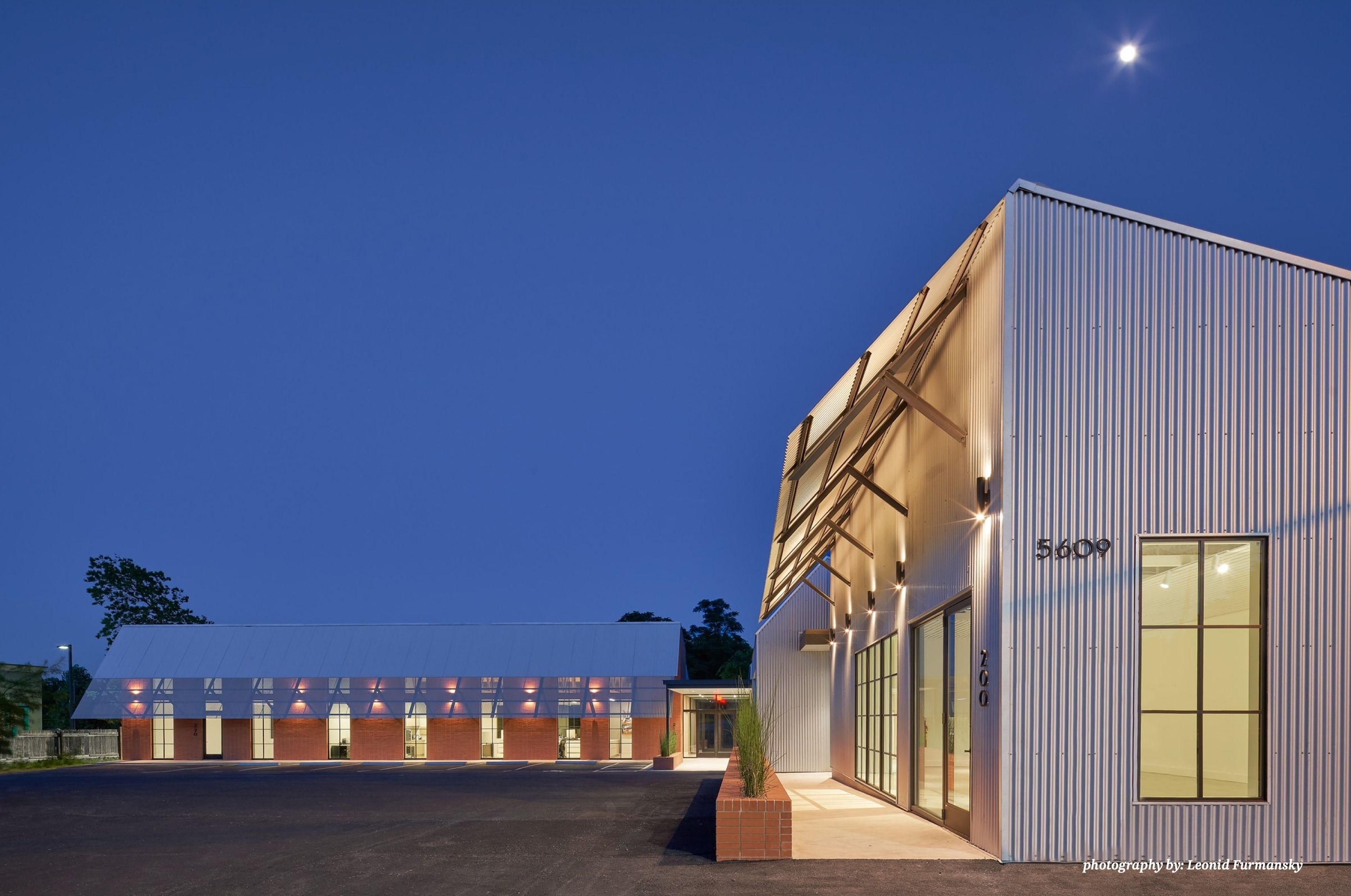 5609 S Congress - Leonid Furmansky IMG_8432 Image 3000x1990px.jpg