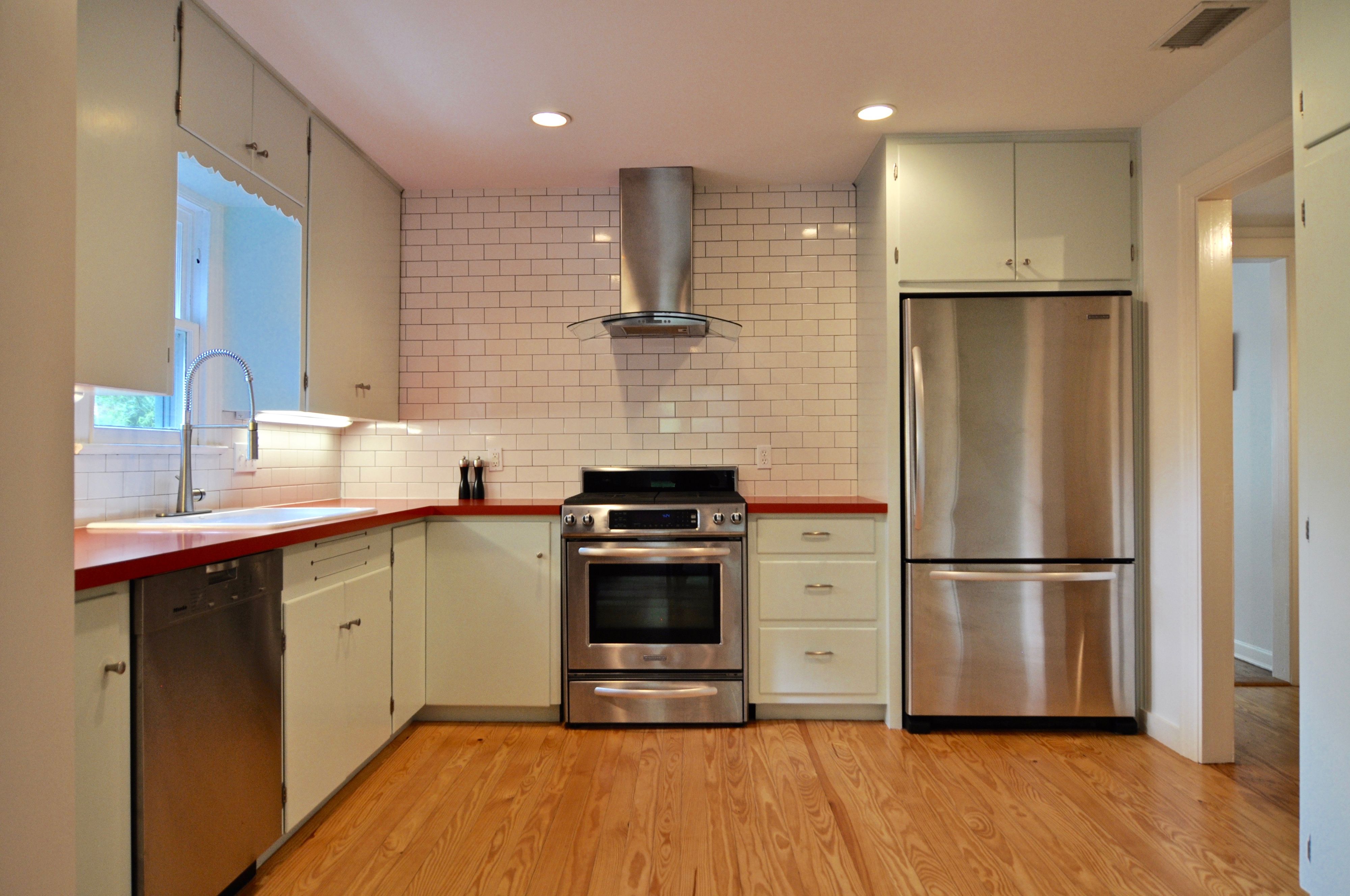 1505 Dexter Kitchen Main (edit hi DSC_0267 (2)).jpg
