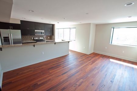 904West Condo 209 Empty_mg_8755 red.jpg