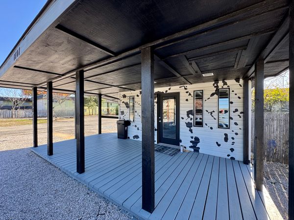 1507 W North Loop Front Entrance IMG_9100.jpeg