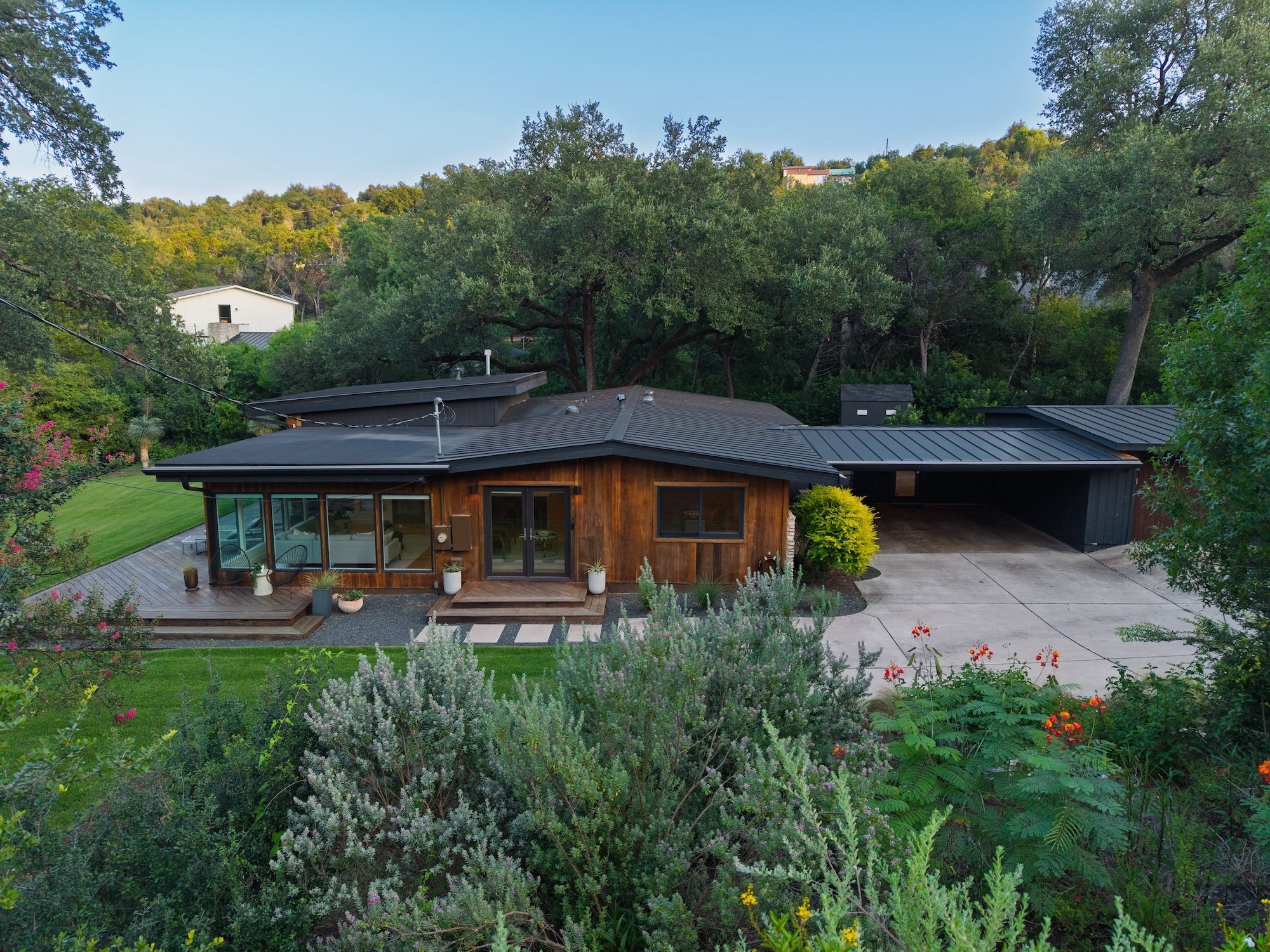 609 Laurel Valley Front Aerial_0273_D 2000x1500px.jpg