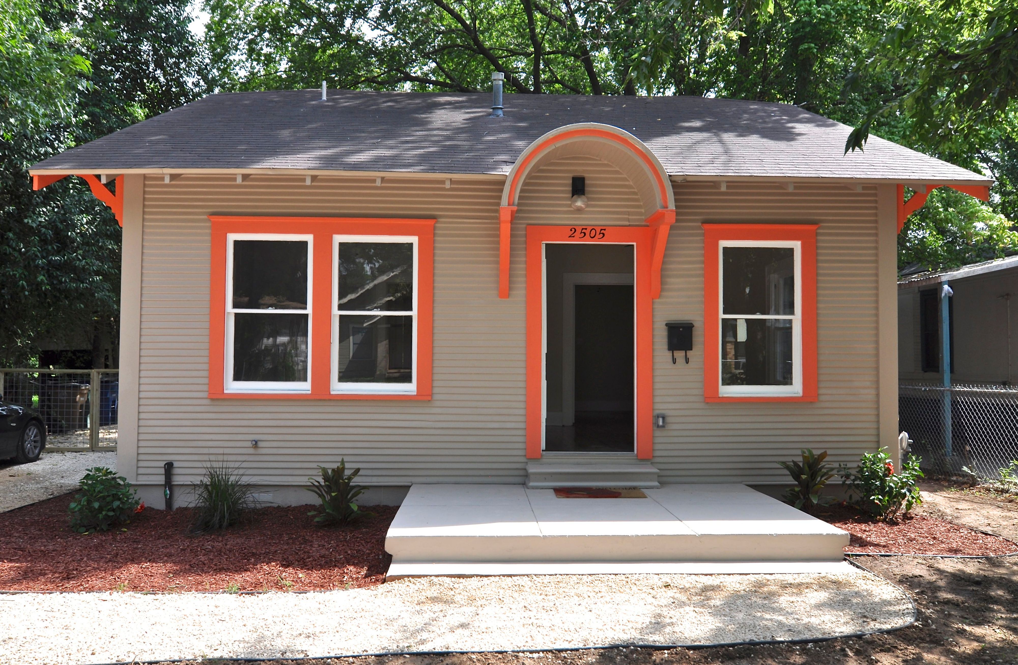 2505 Cesar Chavez Exterior (edit DSC_1345).jpg
