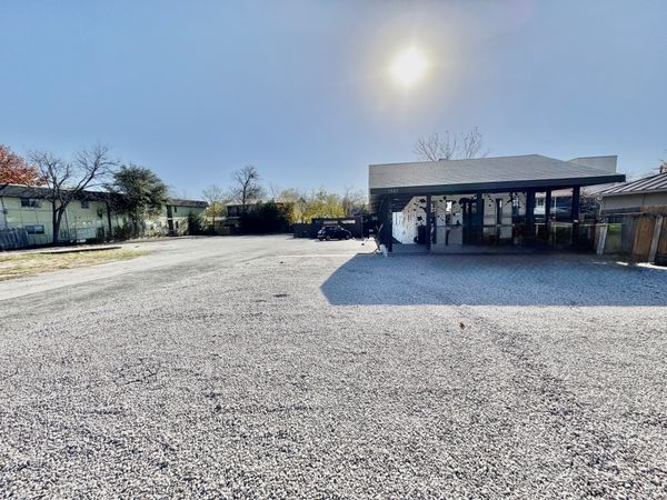 1507 W North Loop Parking IMG_9093.jpeg