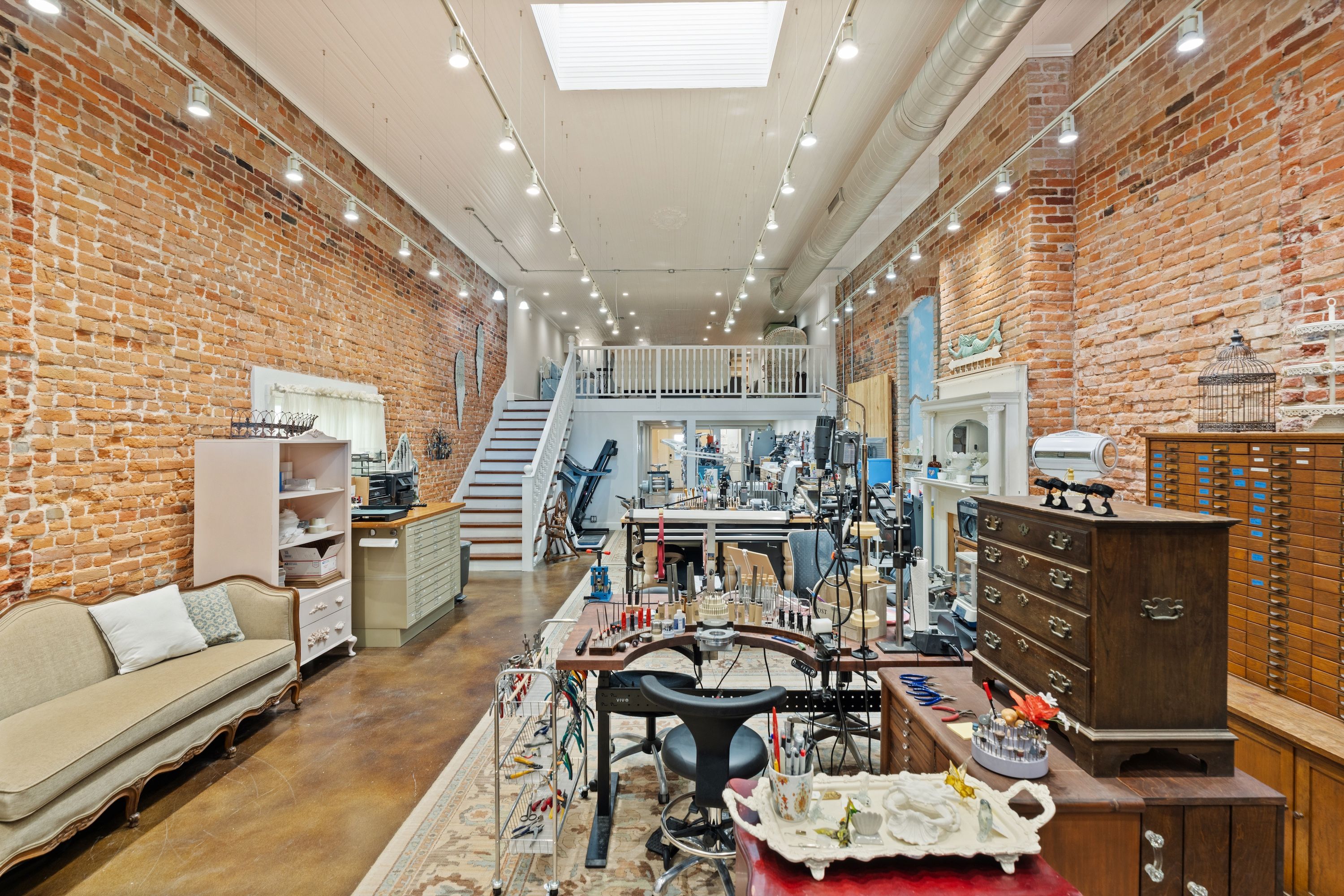 18-print-925-main-st 3000x2000px.jpg