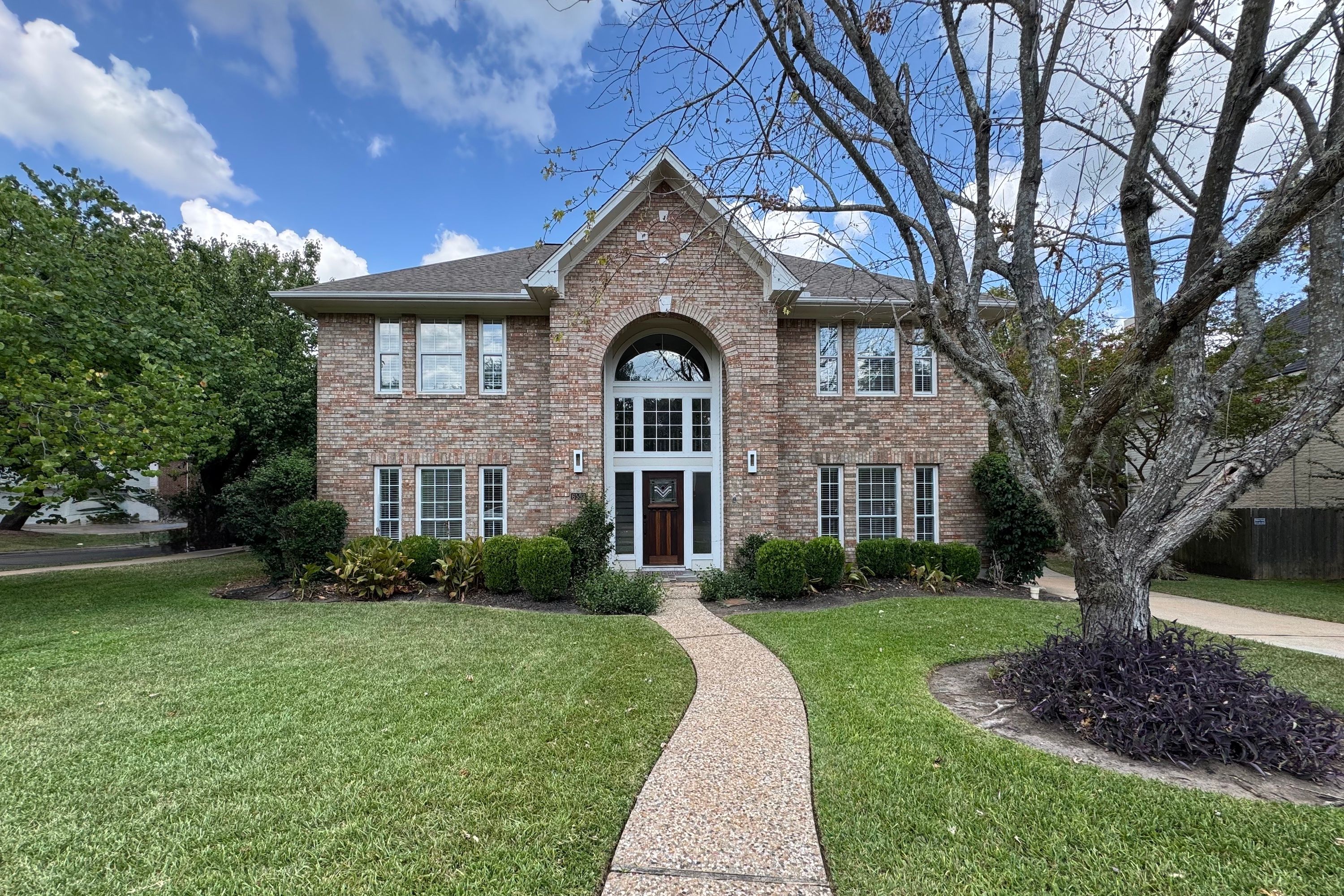 6553 Needham Exterior edit IMG_3533 3000x2000px.jpeg