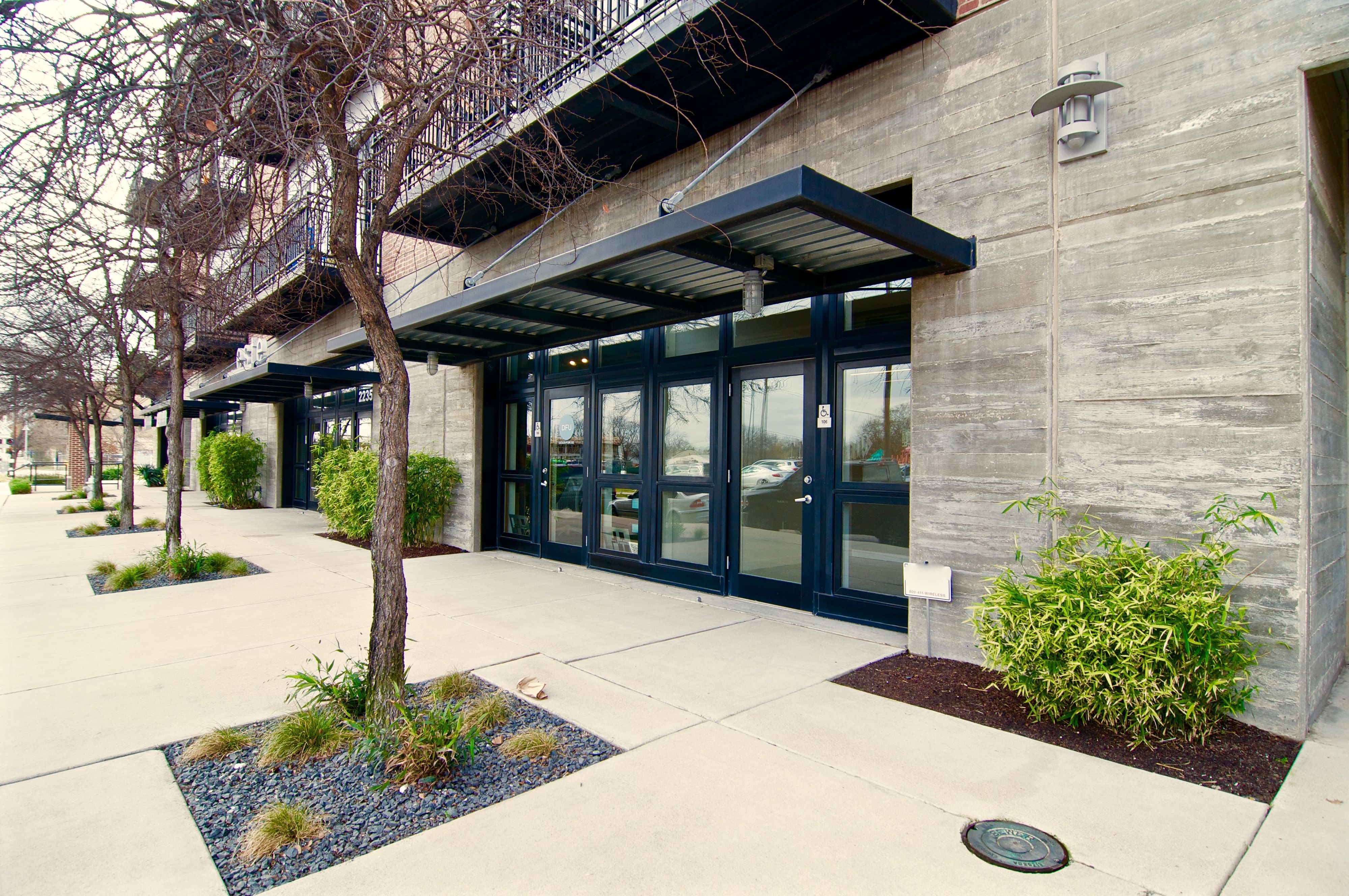 Este 106 Exterior (edit 2016-01-25 12.02.08).jpg