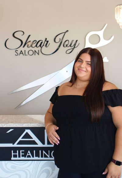 DaniellePellegriniProfessionalHairStylistShearJoySalon.jpg