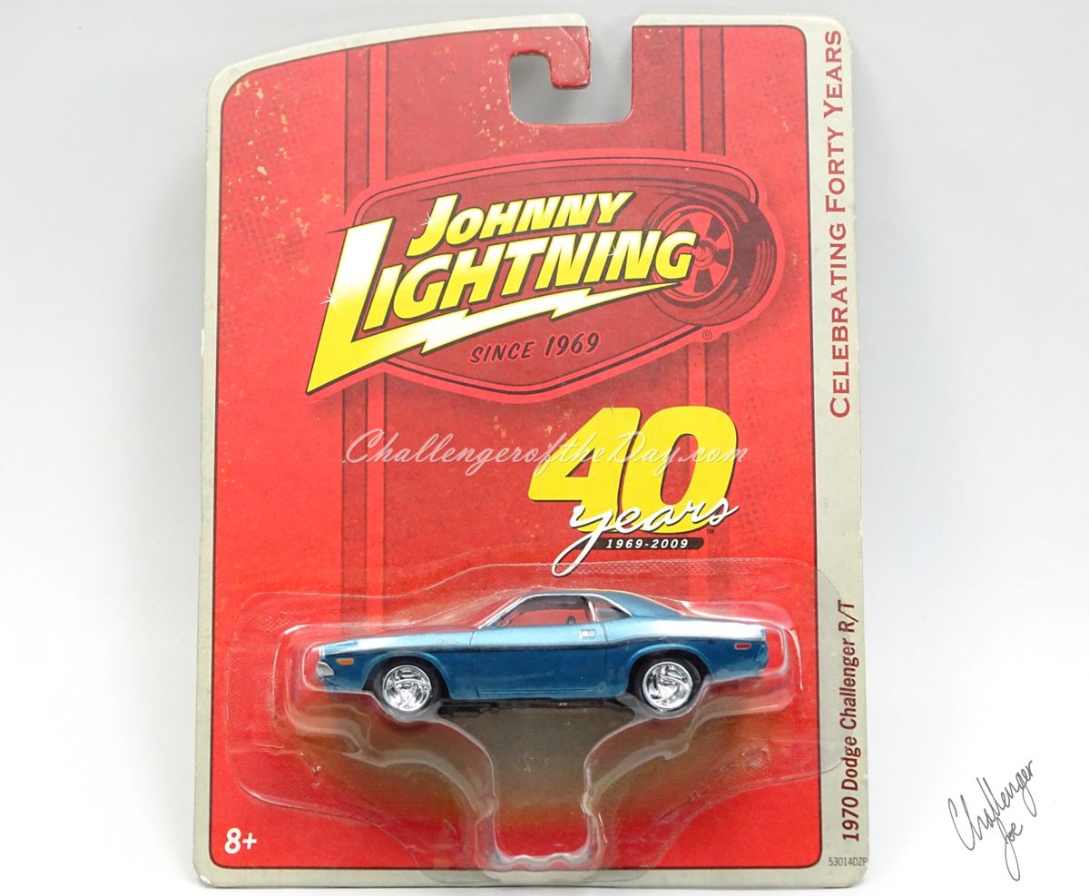Johnny Lightning 1970 Dodge Challenger RT 440 Magnum in Blue (8).JPG