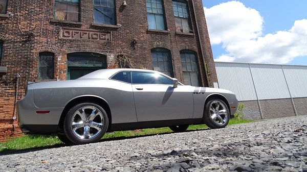Passenger side view of Joe's 2011 Dodge Challenger Perspective