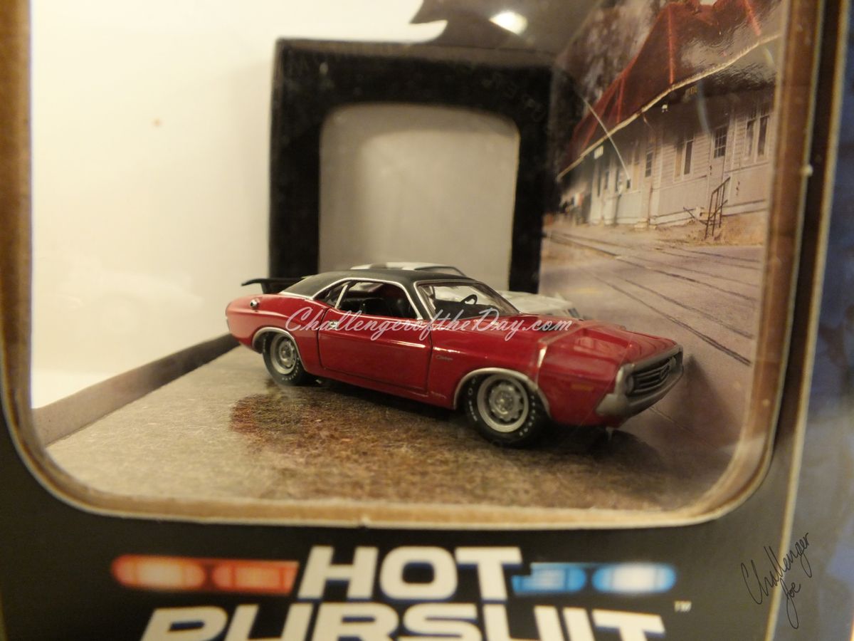 1971 RT 426 Hemi Greenlight Hot Pursuit Series Challenger (11).JPG