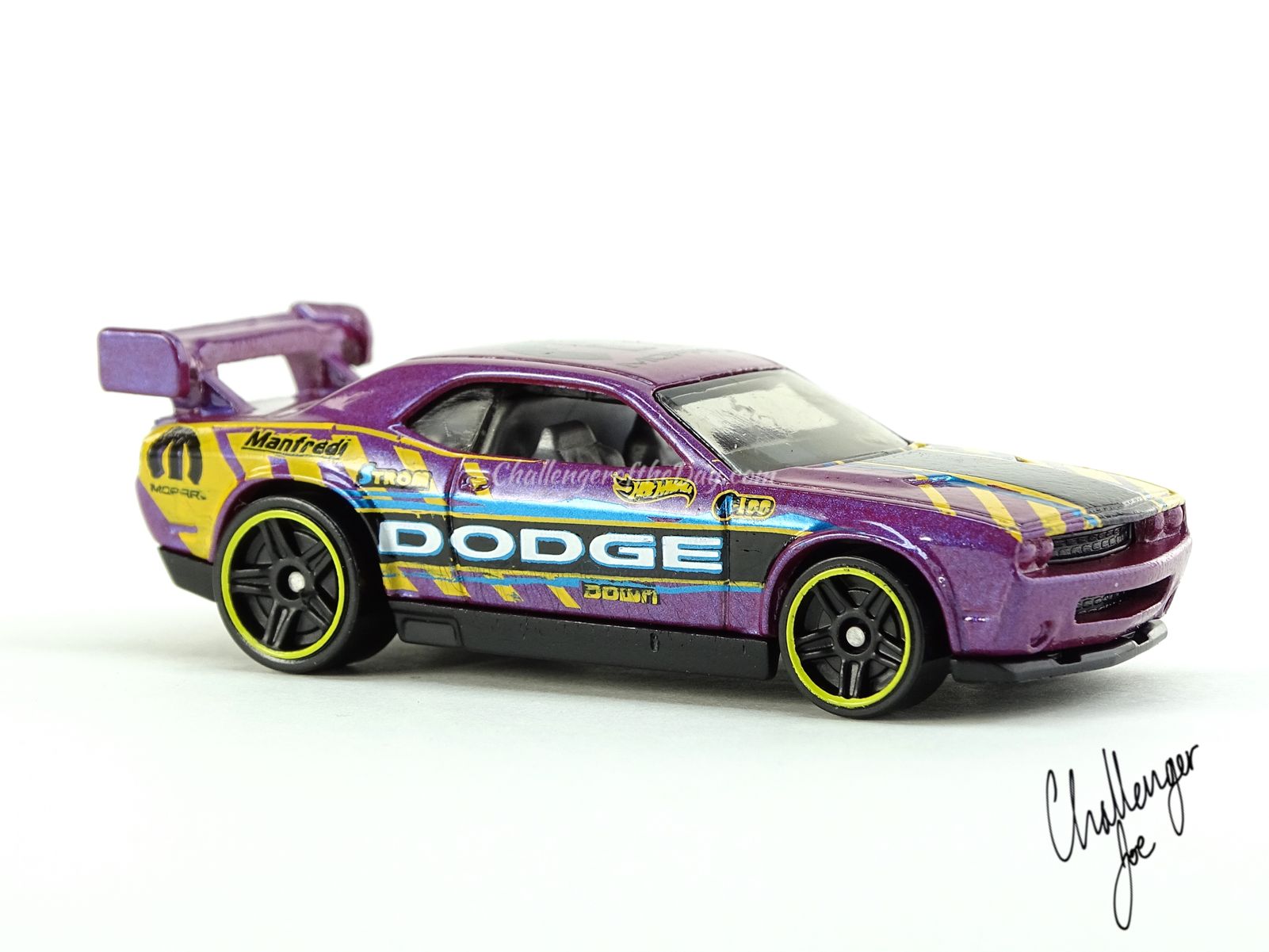 Hot Wheels Dodge Challenger Drift Car Pearl Purple