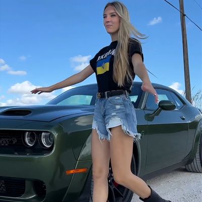 mopar girl_16.jpg