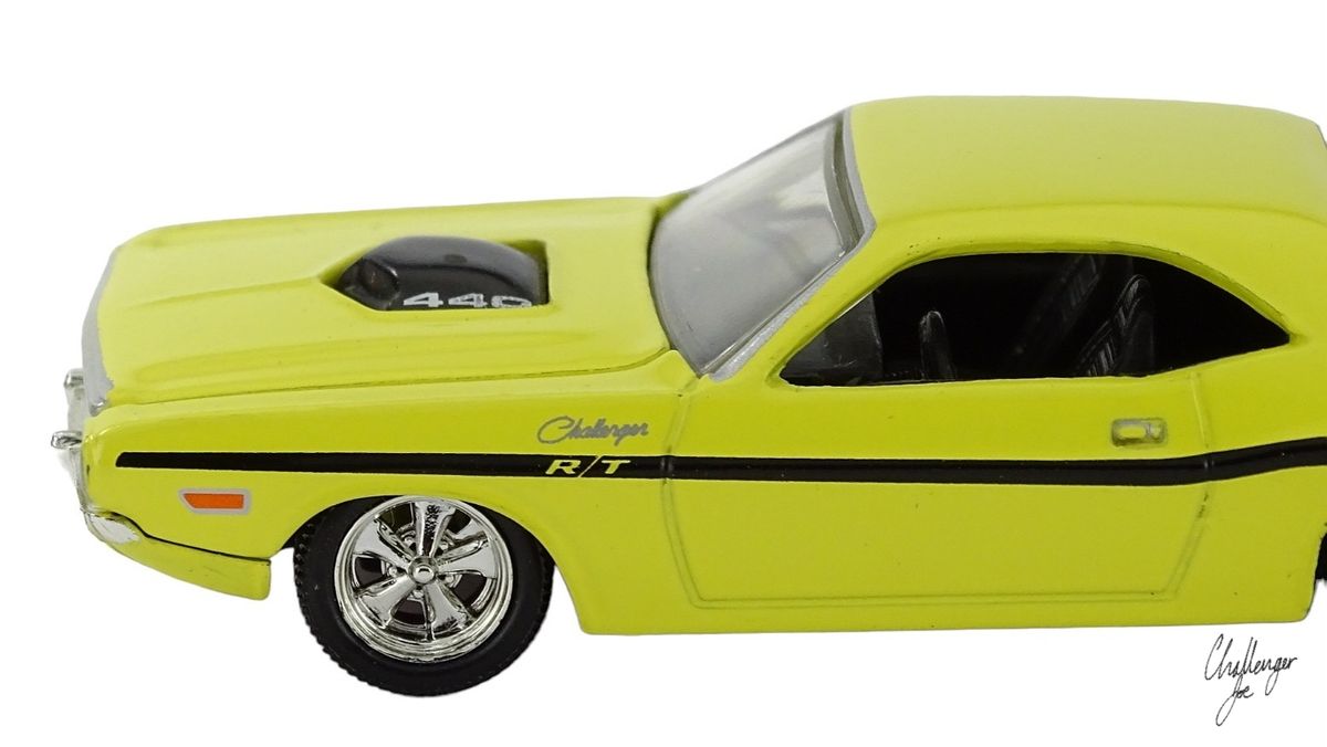 Hot Wheels 1:64 Diecast 1970 Dodge Challenger 440 Shaker Yellow