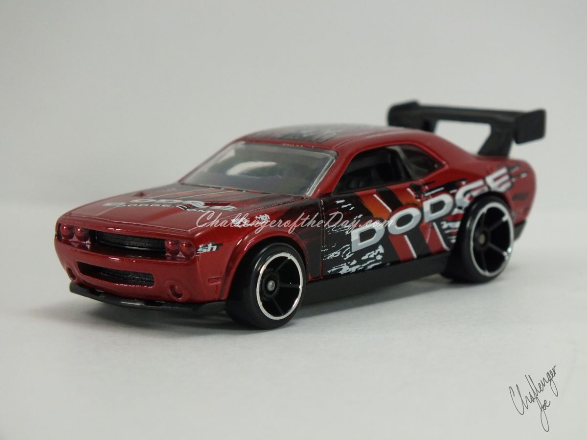 Hot Wheels Dodge Challenger Drift Car Red (8).JPG