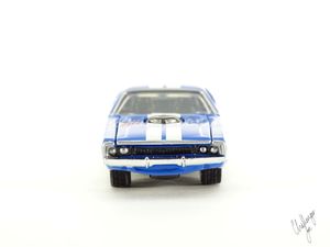 Hot Wheels '71 Dodge Challenger 440 Six-Pack With Shaker in Blue (4).JPG