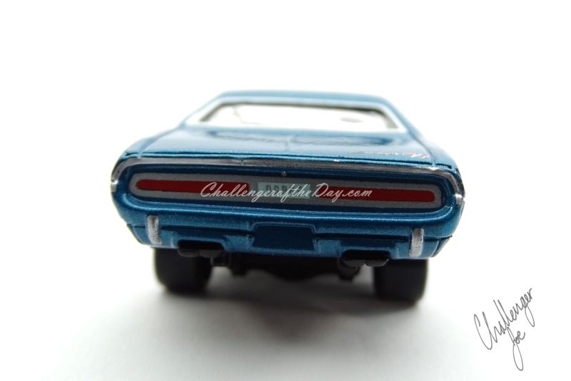 Johnny Lightning 1:64 Mecum Auctions 1971 Dodge Challenger RT Or Foncé/Marron