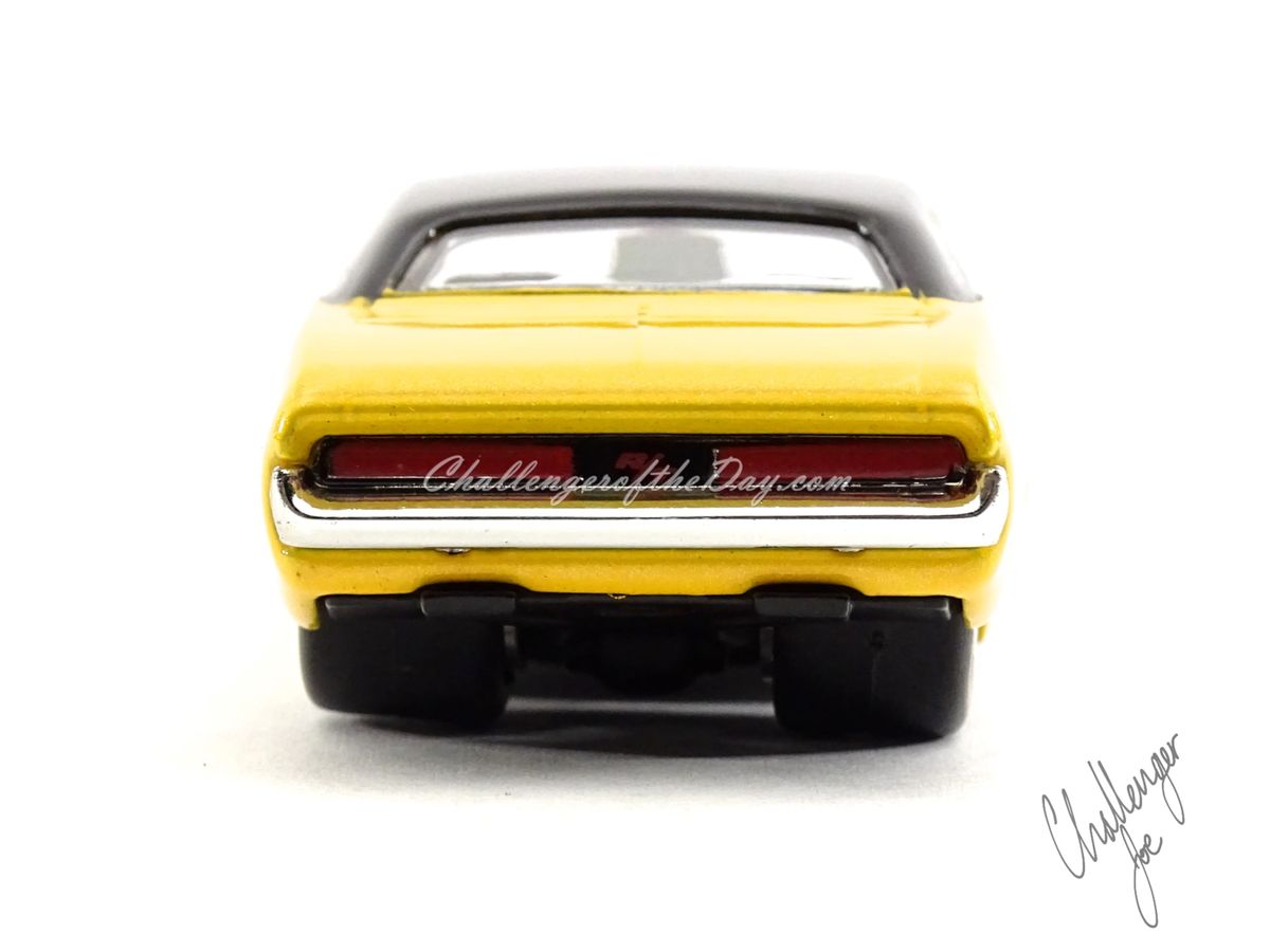 Jada Big Time Muscle 1970 Dodge Challenger RT With Engine Blower (8).jpg