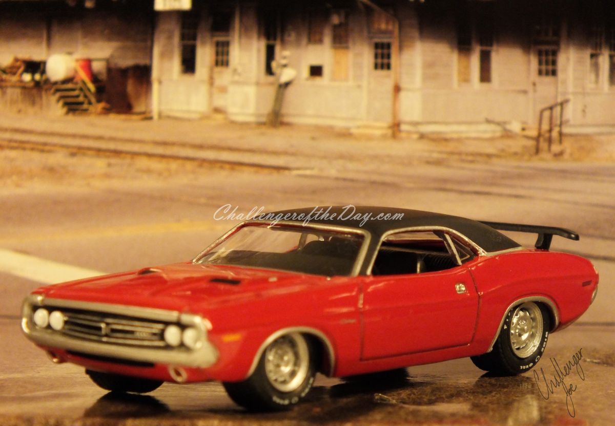 1971 RT 426 Hemi Greenlight Hot Pursuit Series Challenger (8).jpg