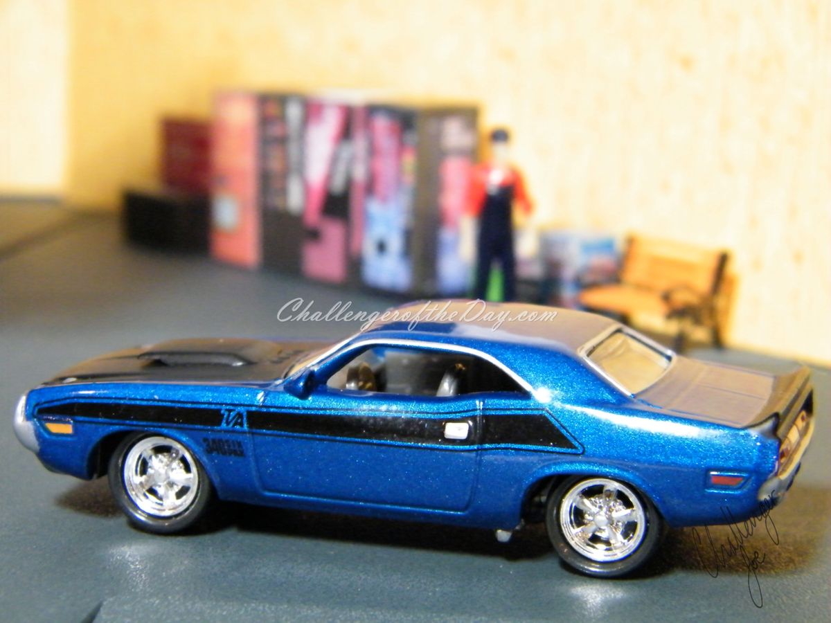 1970 Dark Blue Metallic TA 340 Six Pack (8).JPG