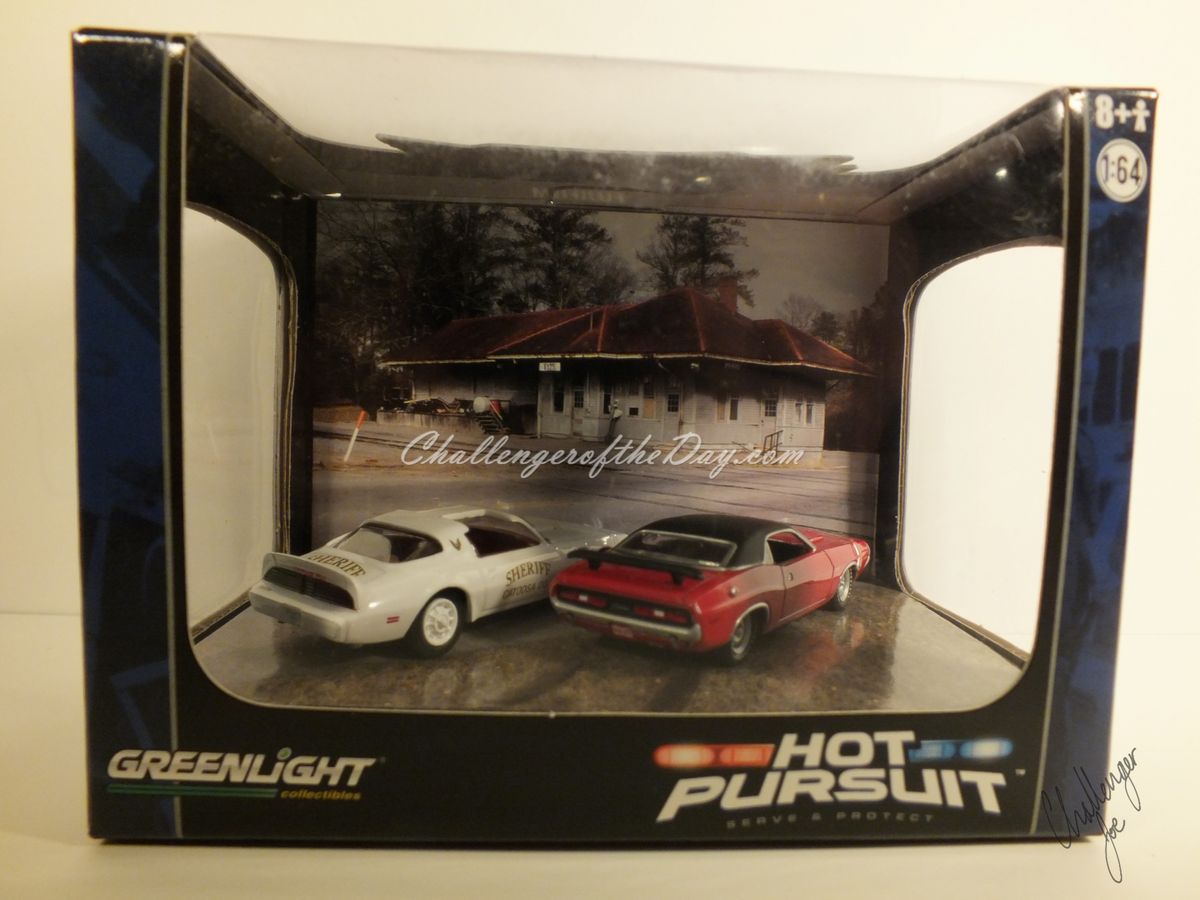 1971 RT 426 Hemi Greenlight Hot Pursuit Series Challenger (9).JPG