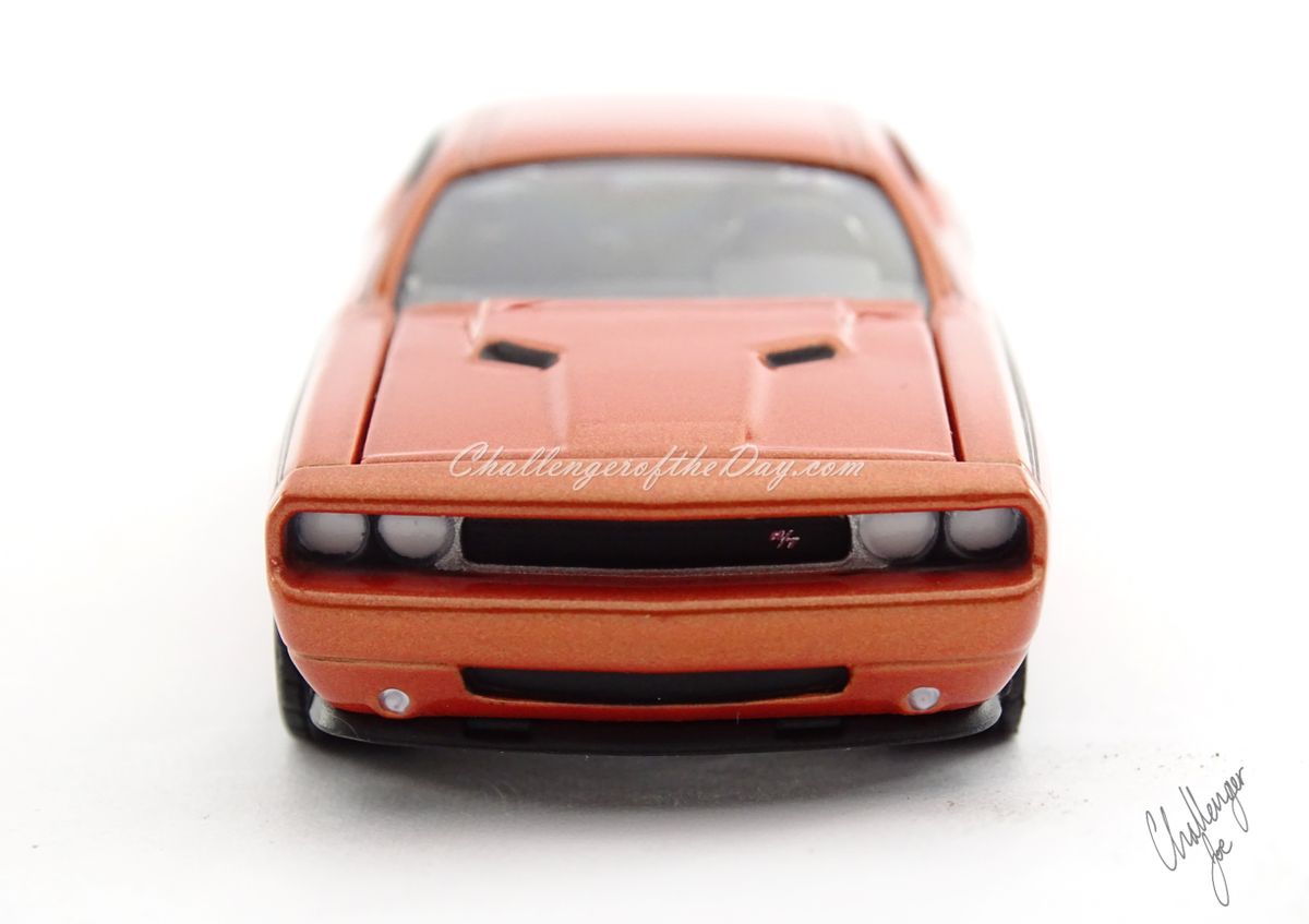 Greenlight 2011 Dodge Challenger RT Classic Orange 2011-2012 Trade Show Car (10).jpg