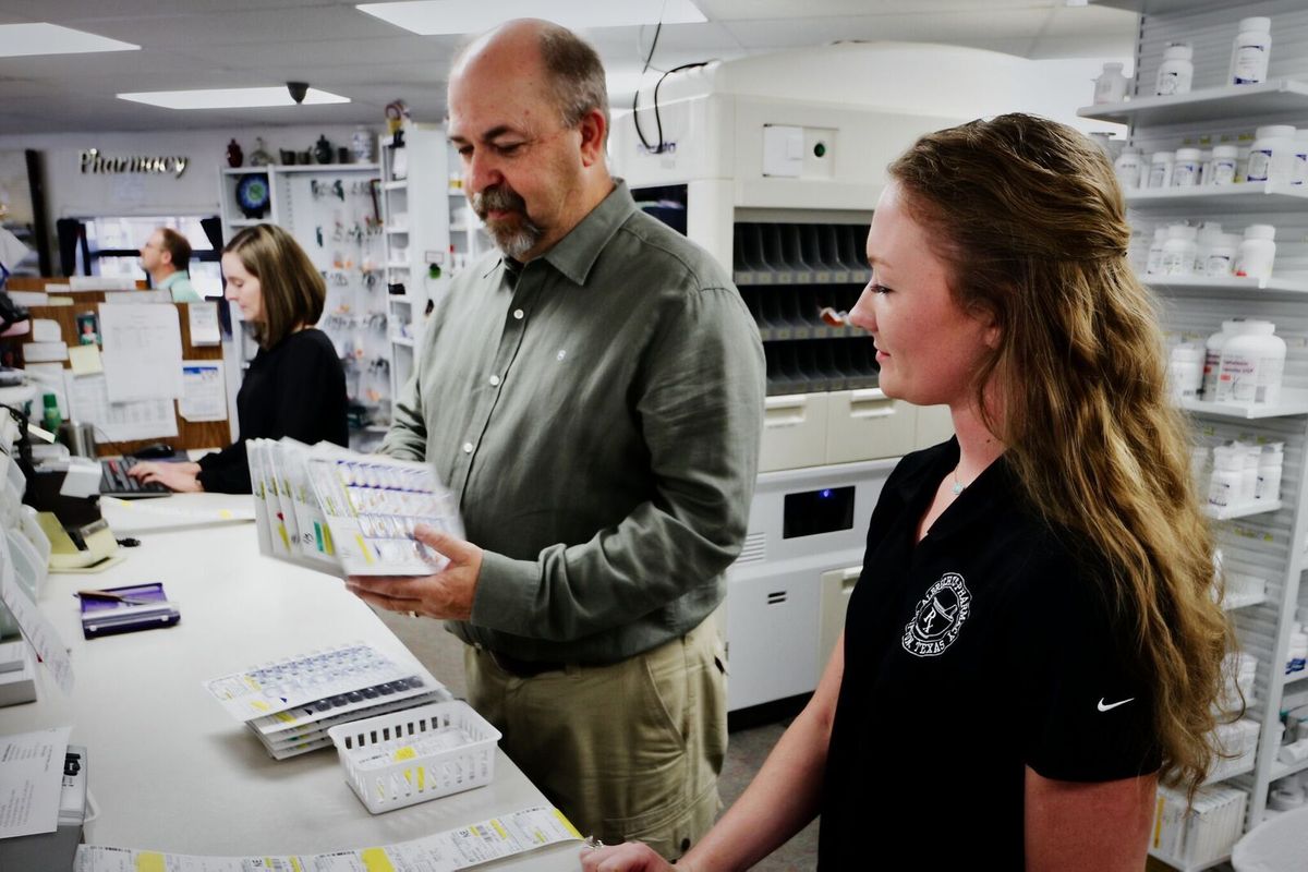 clinton jessica photo.jpeg