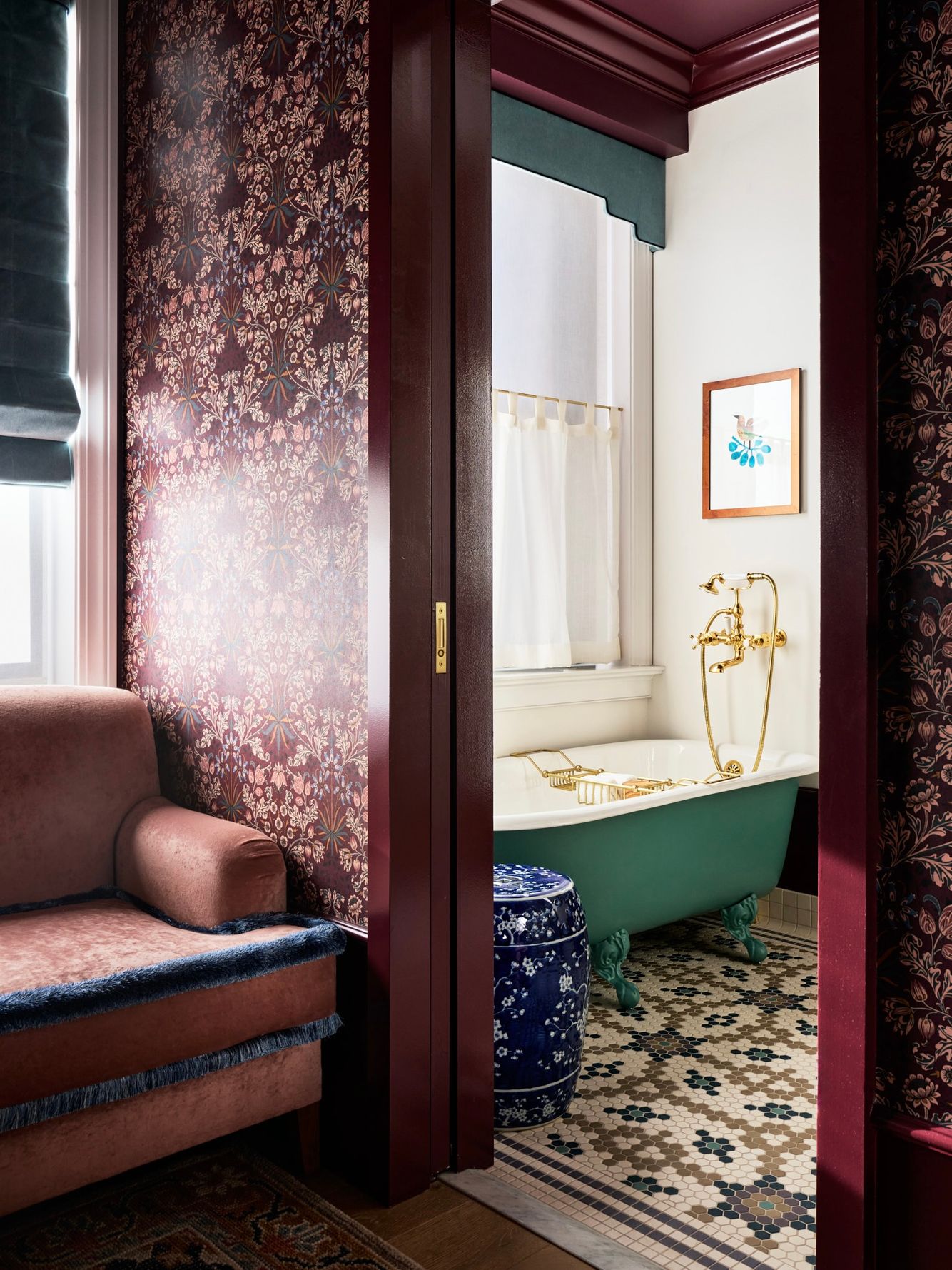 2 Queen Beds | 350 SF