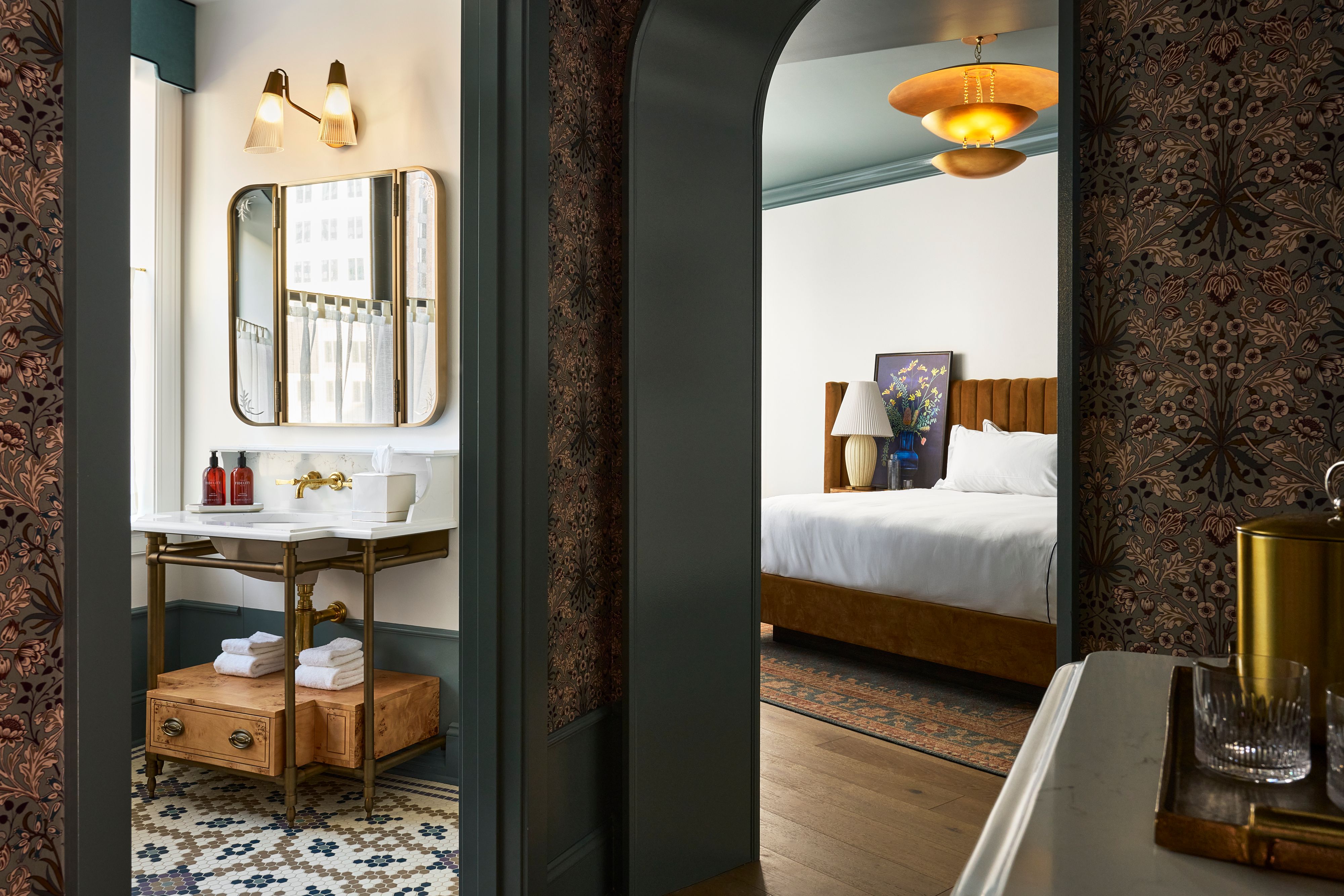 Petite suite bed + bath.jpg