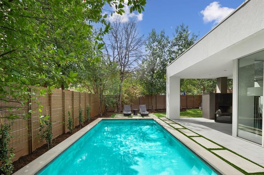 78704 Pool, Deck, Patio, Fireplace, Office (Click image for more)