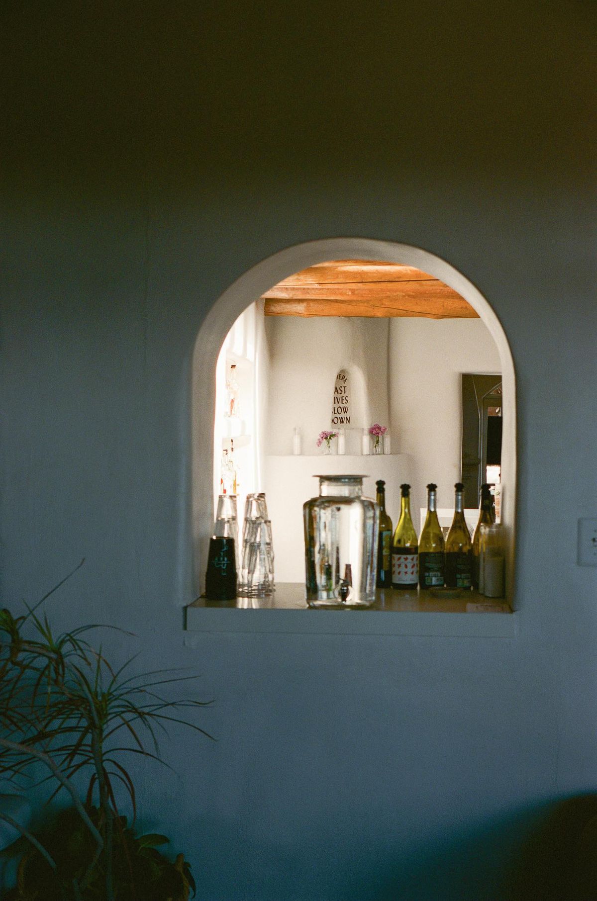 La Reina adobe architecture