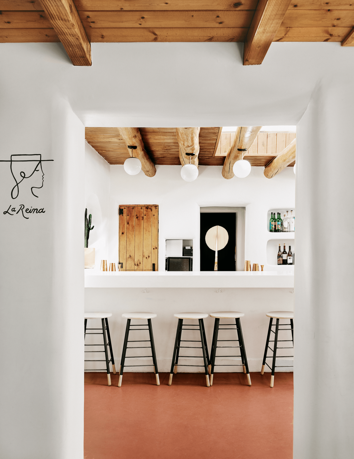 la reina_casey dunn-min.png