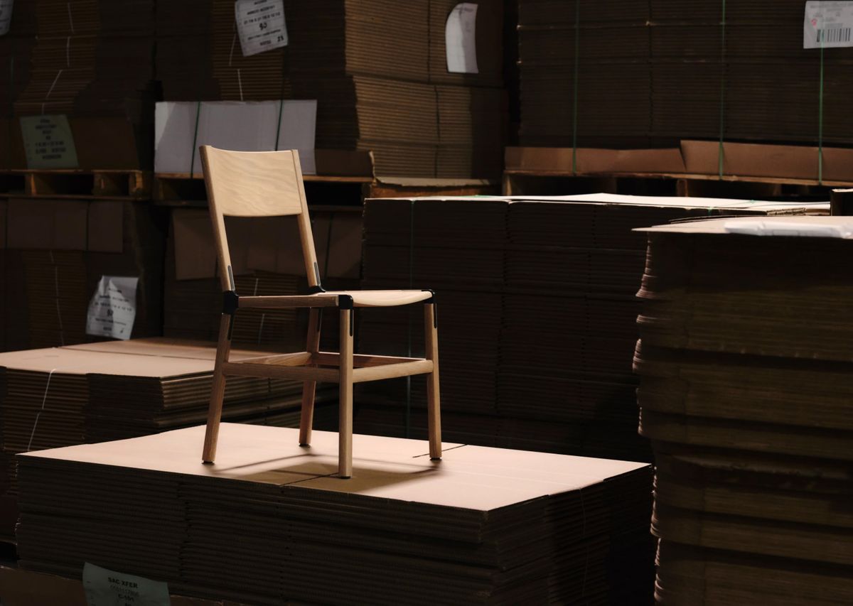 Fryn-chair_on_boxes.jpg