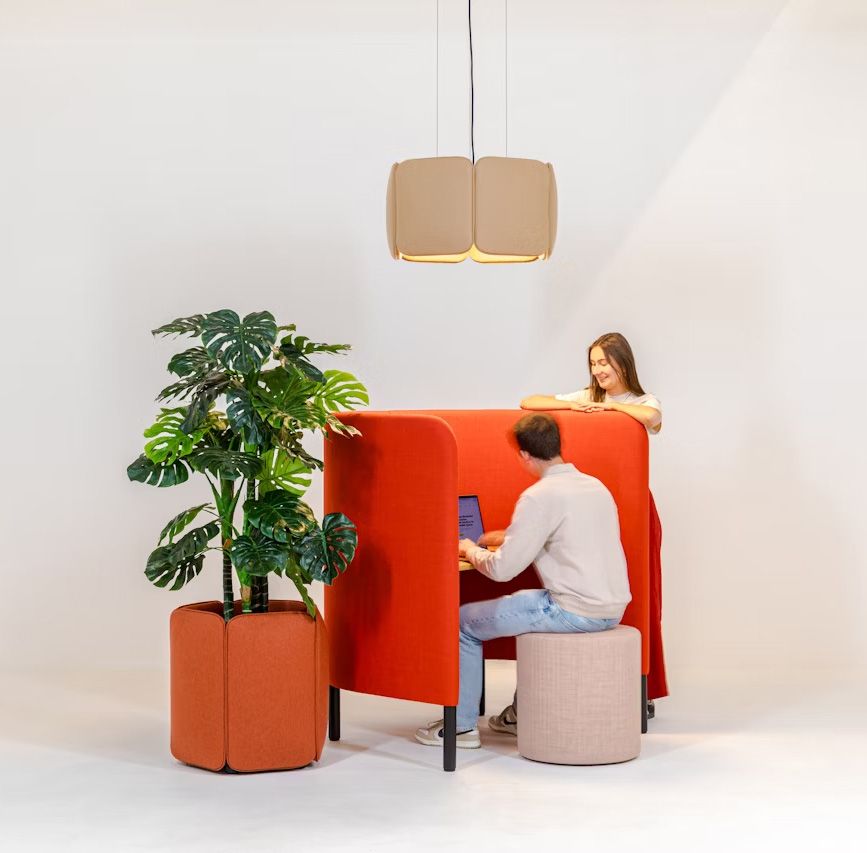 1759158194-ls_buzzichicle_light_buzzichicle_planter_064.jpg