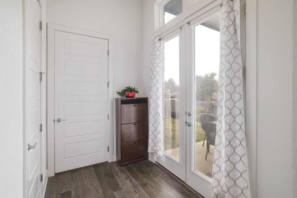 7301 Cordoba Dr 0027.jpg-SMALL.JPG